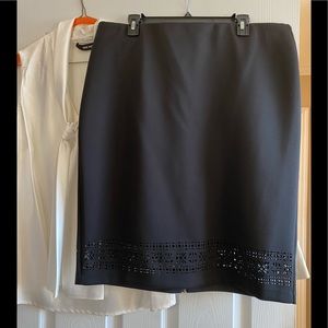 Vince Camuto straight black skirt 1X